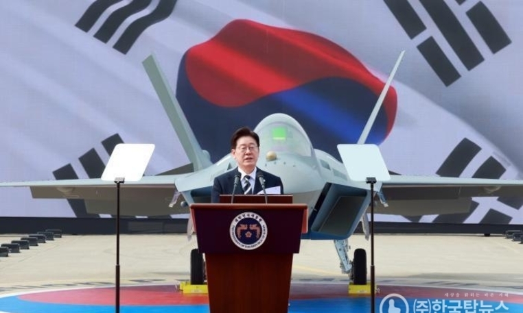 KF-21 양산 1호기 출고 성공… 대한민국 하늘을 넘어 세계의 하늘까지... 자주국방의 위용 떨쳤다