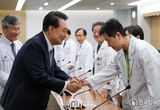 서울아산병원 어린이병원 방문해 중증 어린이 환자와 보호자, 의료진 격려