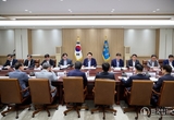 윤석열 대통령 ‘중동 사태에 따른 긴급 경제·안보 회의’를 주재
