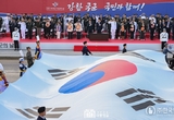 윤석열 대통령, 국군의 날 시가행진 2년 연속 국민과 함께 주관