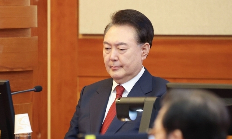서울중앙지방법원 윤석열대통령 석방..불구속 재판 진행