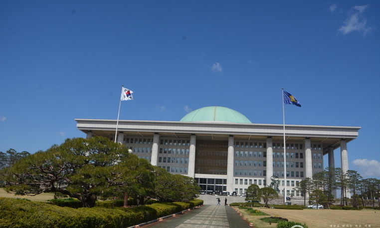 법사위, 고유법안 상정 및 타위법안 의결