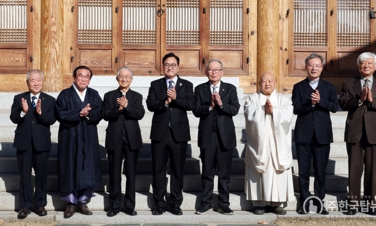 우원식 국회의장, 종교계 원로들과 간담회… "평화와 연대로 사회 안정에 최선"