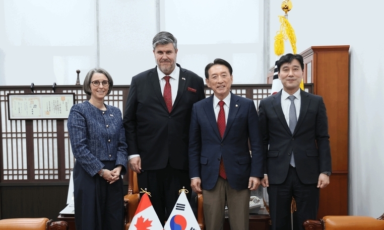 김석기 외교통일위원장, 필립 라포튠 주한캐나다대사 면담