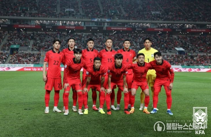튀니지전에 선발 출전한 축구 국가대표팀 11명의 모습.