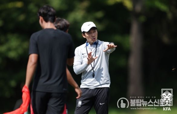 U-17 대표팀 사령탑을 맡고 있는 변성환 감독의 모습.