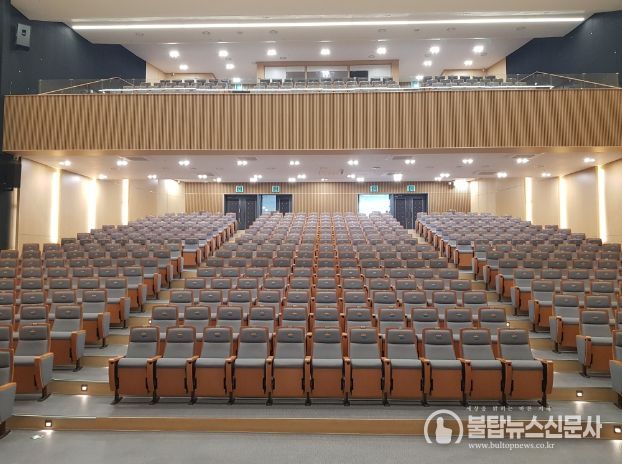 대강당 장애인 접근성 높여