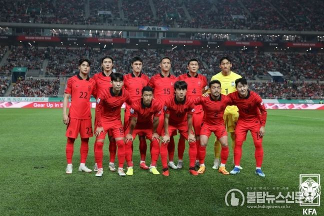 지난 10월 축구국가대표팀 친선경기 튀니지전 당시 선발 출전한 11명의 모습