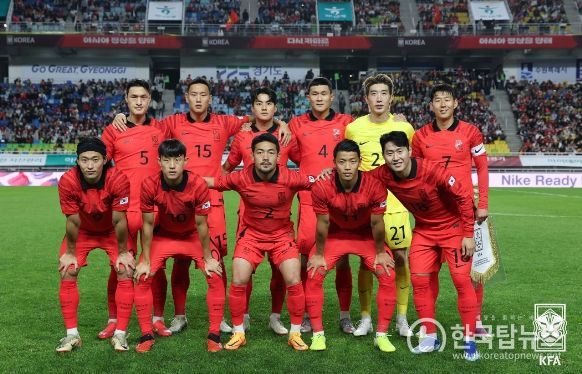 지난 10월에 열린 베트남전에 선발로 나선 대표팀 11명의 모습.