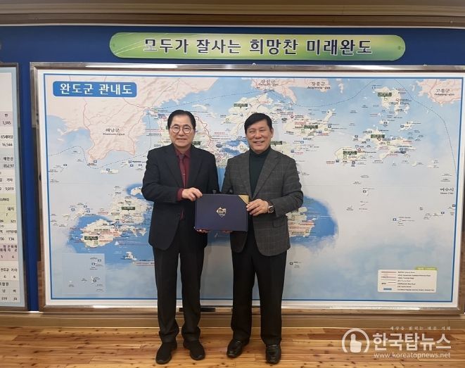 허구연 총재, 신우철 완도군수 방문