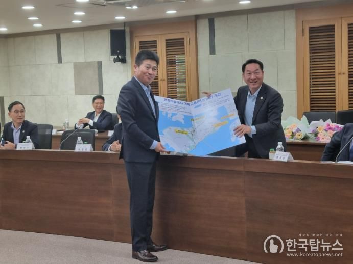 김정헌 구청장, 유 시장 만나 “제3연륙교 개통, 영종 대중교통 개선의 기회로”