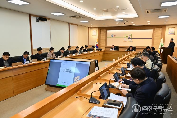 개선된 현안업무 토론회 회의 사진(민선8기 미완료 공약사항 보고회