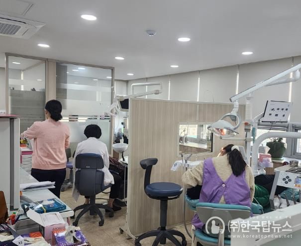 협력 치과에서 장애인 대상 무료 구강진료를 하고 있다.