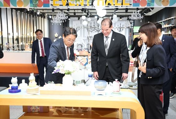 레이크우드시 김해분청도자기축제 방문
