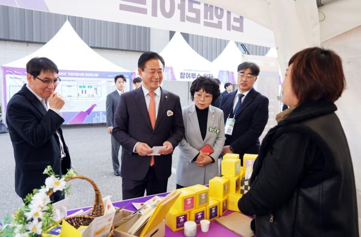 홍천군, ‘2025년 기업지원사업 성과전시회’ 성황리 마무리