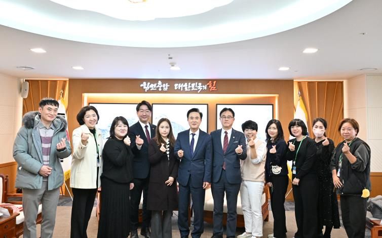 김태흠 지사, 학부모 간담회 통해 “시내·통학버스 조기 투입” 지시