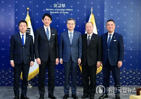 고바야시 자민당 정무조사회장 접견