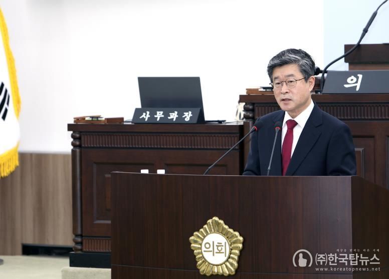 중구의회 폐회식에서 발언하는 김길성 중구청장