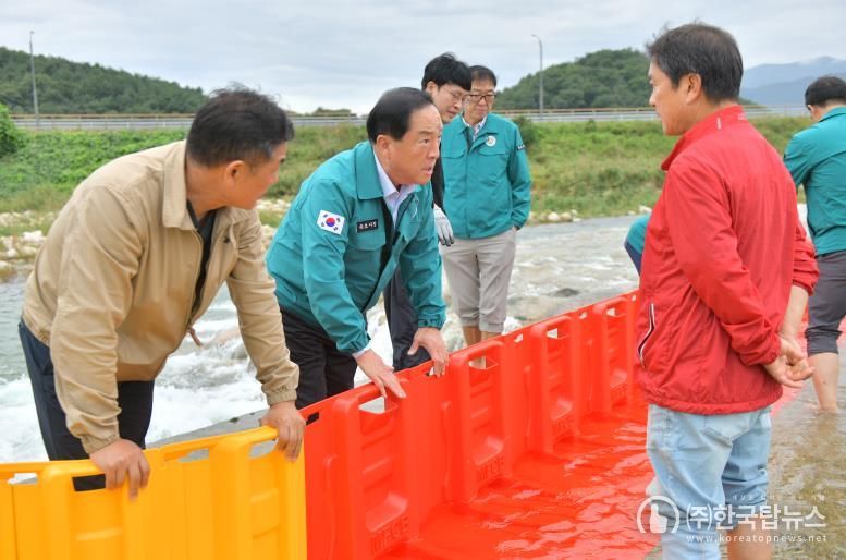 이병선 속초시장 물막이판 시연 현장 방문 당시